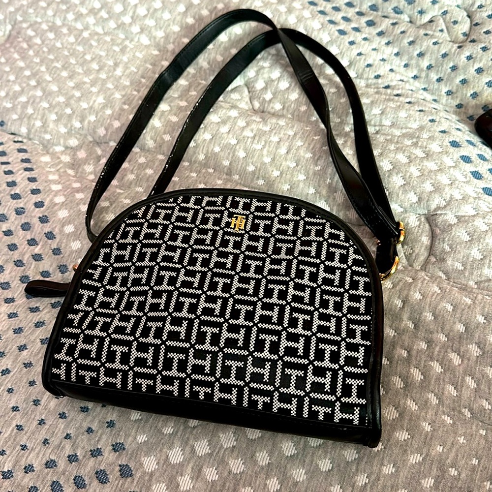 Tommy Hilfiger purse